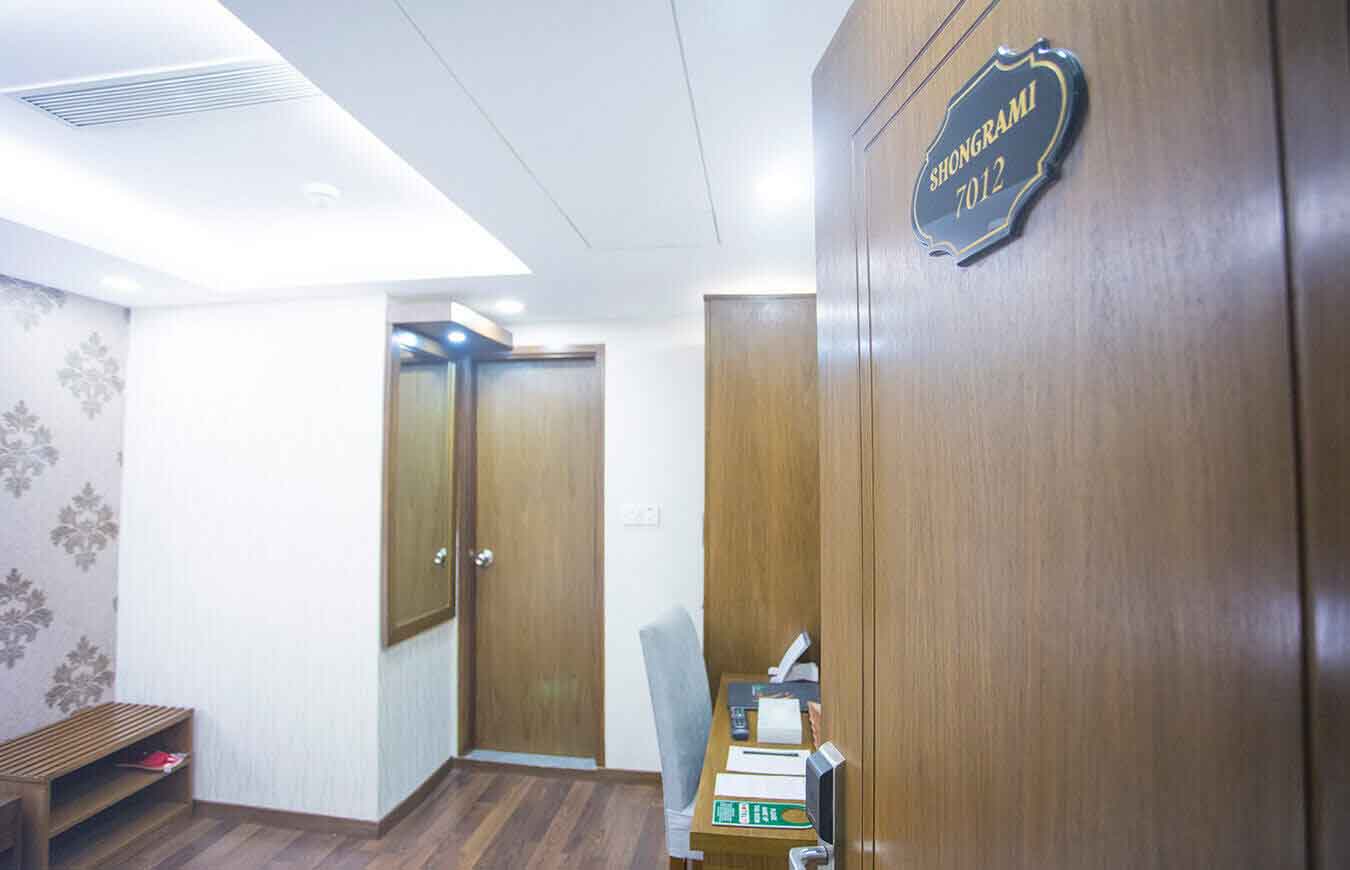 Executive Single
